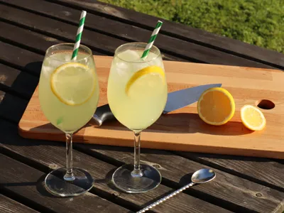 Limoncello spritz