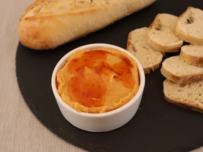 Sweet chili hummus